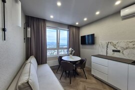 В продаже 1-комнатная квартира с дизайнерским ремонтом.