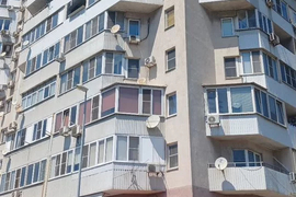 В продаже просторная 2-комнатная квартира.
